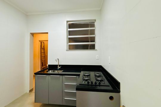 Cozinha de apartamento para alugar com 2 quartos, 70m² em Humaitá, Rio de Janeiro