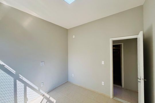 Quarto de apartamento para alugar com 2 quartos, 70m² em Humaitá, Rio de Janeiro