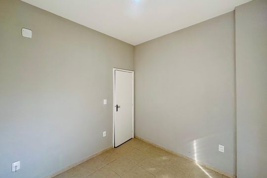 Quarto de apartamento para alugar com 2 quartos, 70m² em Humaitá, Rio de Janeiro