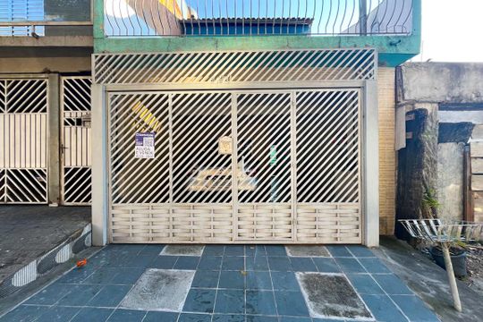Fachada de casa para alugar com 3 quartos, 100m² em Vila Jaraguá, São Paulo