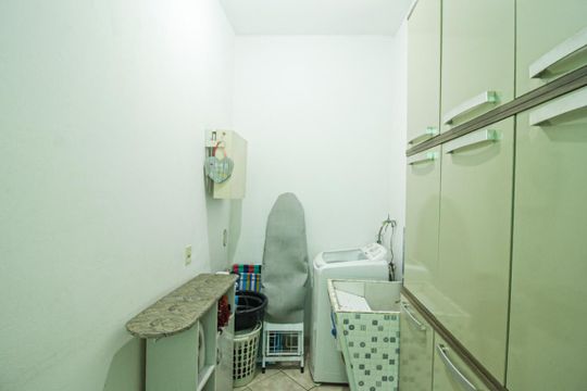 Área de Serviço de casa para alugar com 3 quartos, 100m² em Vila Jaraguá, São Paulo