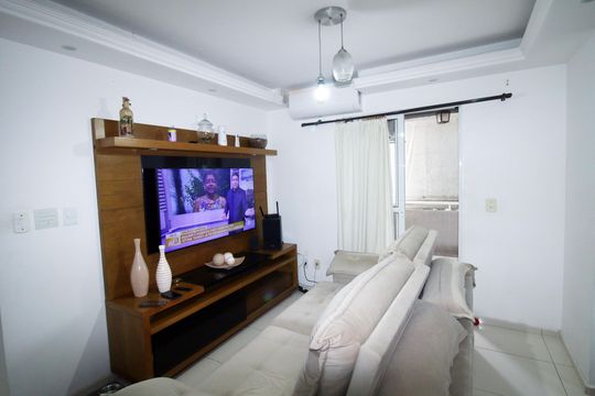 Sala de apartamento à venda com 2 quartos, 54m² em Irajá, Rio de Janeiro