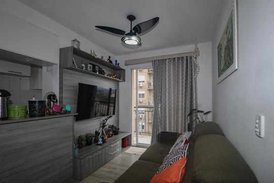 Sala de apartamento para alugar com 3 quartos, 90m² em Tristeza, Porto Alegre