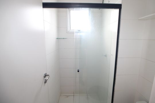 Banheiro de apartamento à venda com 2 quartos, 50m² em Parque Nações Unidas, São Paulo