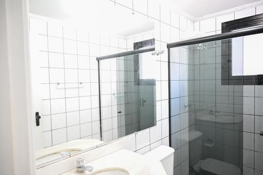 banheiro social de apartamento à venda com 3 quartos, 75m² em Parque Eloy Chaves, Jundiaí