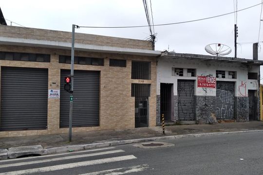 Fachada de casa para alugar com 2 quartos, 72m² em Vila Baruel, São Paulo