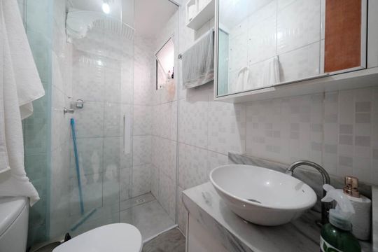 Banheiro de apartamento à venda com 1 quarto, 45m² em Jardim Matarazzo, São Paulo