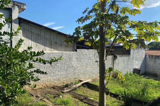 Área externa de casa para alugar com 2 quartos, 80m² em Vila Yara, Osasco