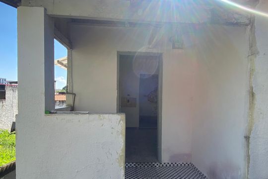 Área externa de casa para alugar com 2 quartos, 80m² em Vila Yara, Osasco
