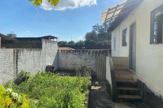 Área externa de casa para alugar com 2 quartos, 80m² em Vila Yara, Osasco