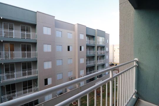 Varanda  de apartamento para alugar com 2 quartos, 48m² em Maubisa, Ribeirão Preto