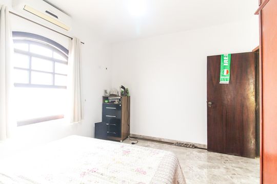 Quarto 1 de casa à venda com 3 quartos, 340m² em Jardim Nossa Senhora do Carmo, São Paulo
