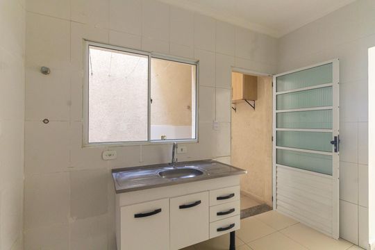 Cozinha  de casa de condomínio para alugar com 3 quartos, 62m² em Vila Nova Savoia, São Paulo