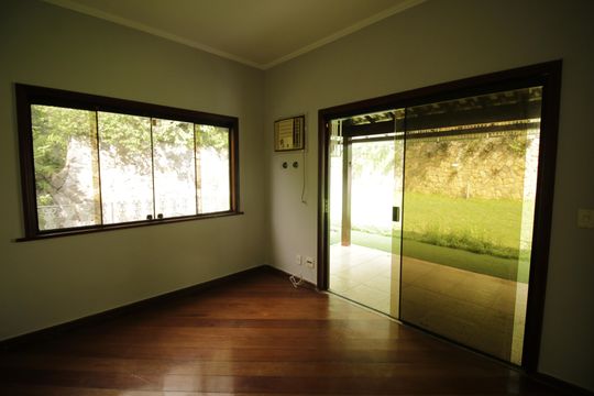Quarto 2 de casa de condomínio para alugar com 3 quartos, 700m² em Jacarepaguá, Rio de Janeiro