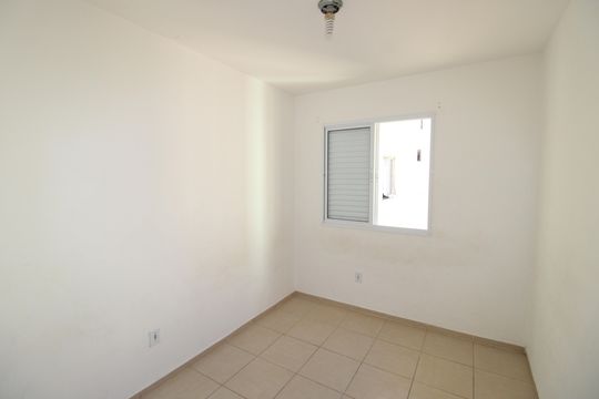 Quarto 1 de apartamento à venda com 2 quartos, 52m² em Jardim Guaianazes, São Paulo