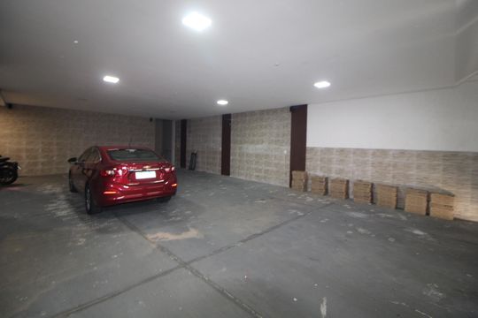 Garagem de casa à venda com 3 quartos, 660m² em Vila Roque, São Paulo