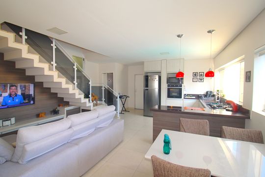 Casa à venda com 3 quartos, 660m² em Vila Roque, São Paulo