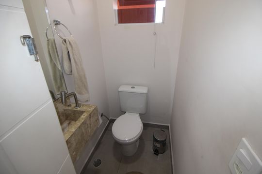 Lavabo de casa à venda com 3 quartos, 660m² em Vila Roque, São Paulo