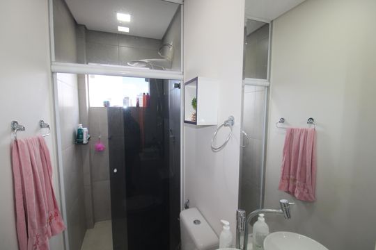 Quarto 1 - Banheiro de casa à venda com 3 quartos, 660m² em Vila Roque, São Paulo