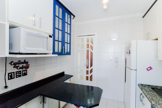 Cozinha de apartamento para alugar com 3 quartos, 66m² em Gopouva, Guarulhos