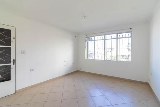 Casa para alugar com 3 quartos, 130m² em Vila Santa Maria, São Paulo