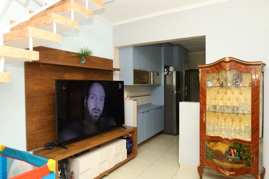 Sala de casa à venda com 5 quartos, 600m² em Cidade Líder, São Paulo