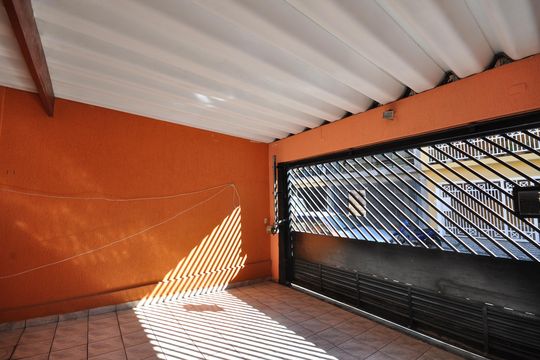 Garagem de casa para alugar com 3 quartos, 160m² em Vila Nelson, São Paulo
