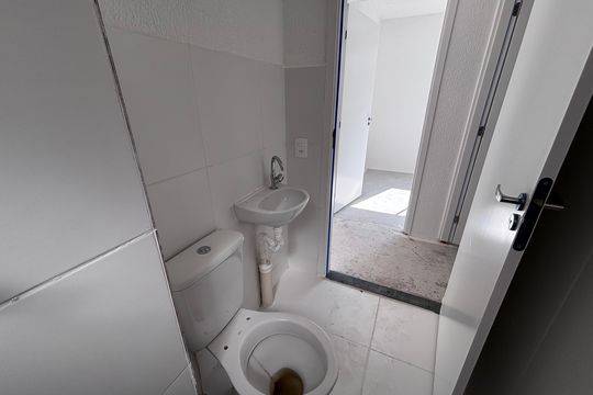 Banheiro de apartamento à venda com 2 quartos, 45m² em Vargem Pequena, Rio de Janeiro