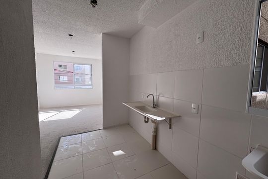 Cozinha de apartamento à venda com 2 quartos, 45m² em Vargem Pequena, Rio de Janeiro
