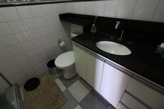 Banheiro de apartamento para alugar com 2 quartos, 63m² em Jaguaribe, Osasco