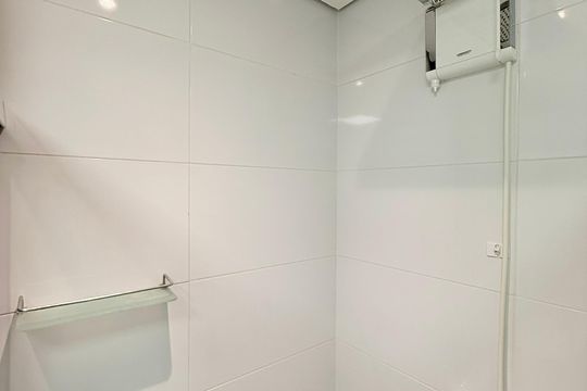 Banheiro  de apartamento à venda com 1 quarto, 47m² em Santo Amaro, São Paulo