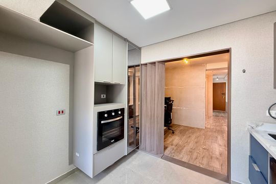 Cozinha de apartamento à venda com 1 quarto, 47m² em Santo Amaro, São Paulo