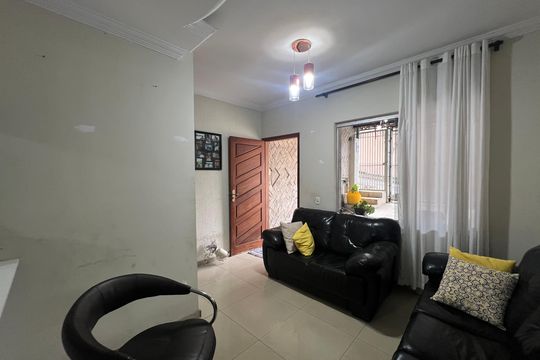 Sala de casa à venda com 2 quartos, 90m² em Serrano, Belo Horizonte