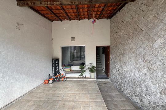 Garagem de casa à venda com 2 quartos, 90m² em Serrano, Belo Horizonte
