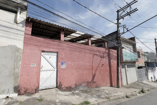Fachada de casa para alugar com 1 quarto, 50m² em Jardim Milena, Santo André