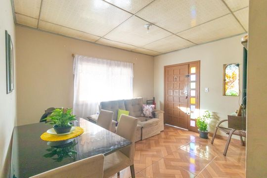 Sala de casa à venda com 4 quartos, 220m² em Niterói, Canoas