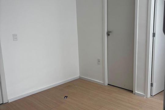 Quarto de apartamento à venda com 1 quarto, 77m² em Santo Amaro, São Paulo