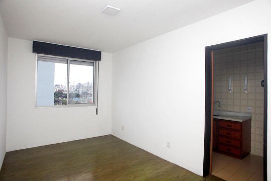 Sala de apartamento para alugar com 1 quarto, 42m² em Partenon, Porto Alegre