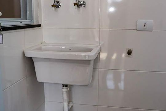 Área de Serviço de casa de condomínio para alugar com 2 quartos, 43m² em Chácara Mafalda, São Paulo