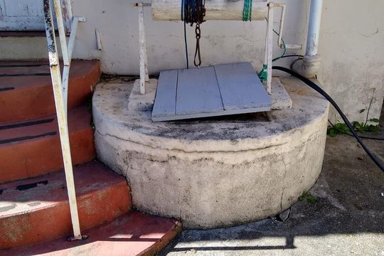 Área externa de casa à venda com 4 quartos, 128m² em Parolin, Curitiba