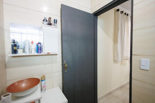 Banheiro Suíte de casa para alugar com 3 quartos, 380m² em Piracangaguá, Taubaté