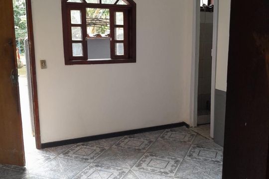 Sala de casa para alugar com 1 quarto, 60m² em Vargem Grande, Rio de Janeiro