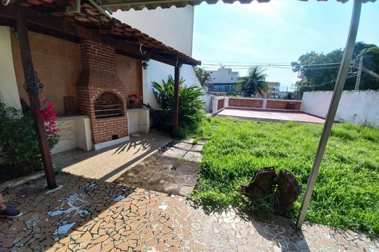 Casa à venda com 3 quartos, 218m² em Jardim Guanabara, Rio de Janeiro