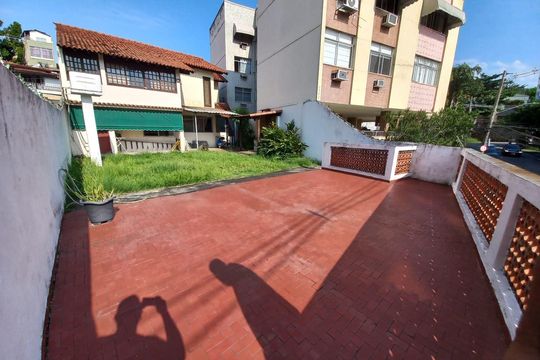 Casa à venda com 3 quartos, 218m² em Jardim Guanabara, Rio de Janeiro
