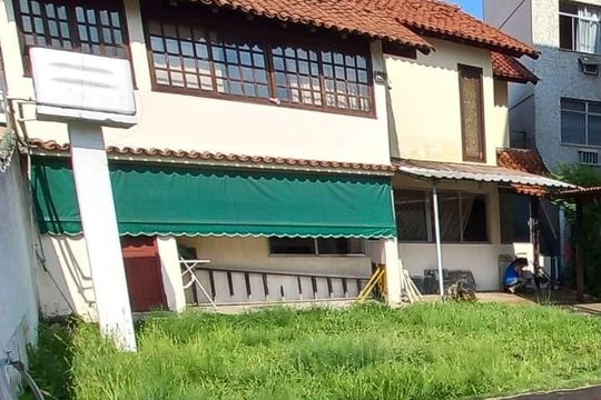 Casa à venda com 3 quartos, 218m² em Jardim Guanabara, Rio de Janeiro