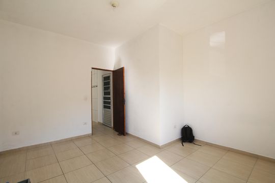 Quarto de casa para alugar com 1 quarto, 40m² em Parque Taboão, Taboão da Serra
