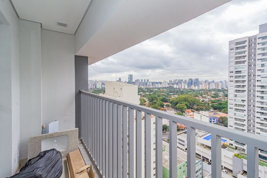 Varanda de kitnet/studio para alugar com 1 quarto, 24m² em Santo Amaro, São Paulo