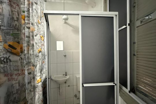 Banheiro de apartamento à venda com 1 quarto, 24m² em Centro Histórico de São Paulo, São Paulo