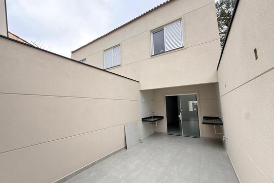 Casa à venda com 3 quartos, 135m² em Vila Ester (Zona Norte), São Paulo
