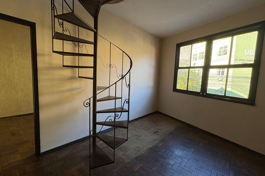 Apartamento para alugar com 3 quartos, 70m² em Itamarati, Petrópolis